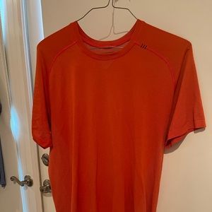 Lululemon Men’s Perforated T-Shirt Large Red